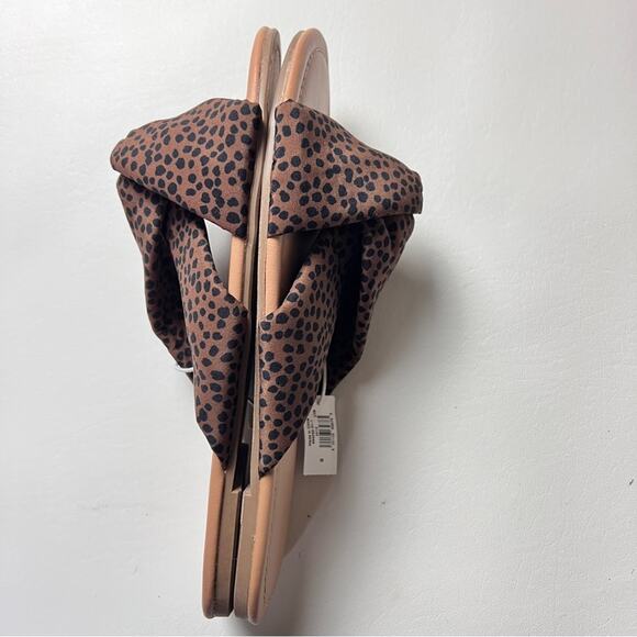 Old Navy Women’s Soft Twist Brown and Black Animal Print Sandals Flat Sz 10 - Picture 8 of 8